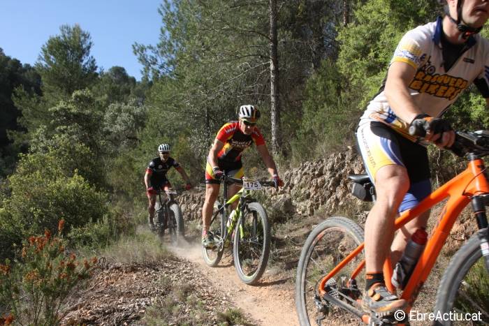 Pau Marz i Arantxa Salvad lders de la Xallenger BTT desprs de la Transrabosenca | EbreActiu.cat, revista digital d’oci actiu | Terres de l’Ebre ...