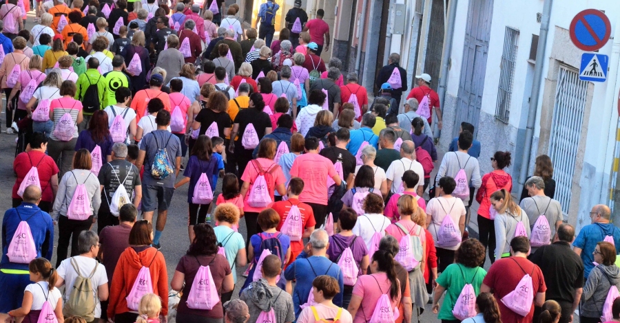 Ulldecona es vesteix de rosa amb la I Caminada Solidria contra el Cncer | EbreActiu.cat, revista digital d’oci actiu | Terres de l’Ebre ...