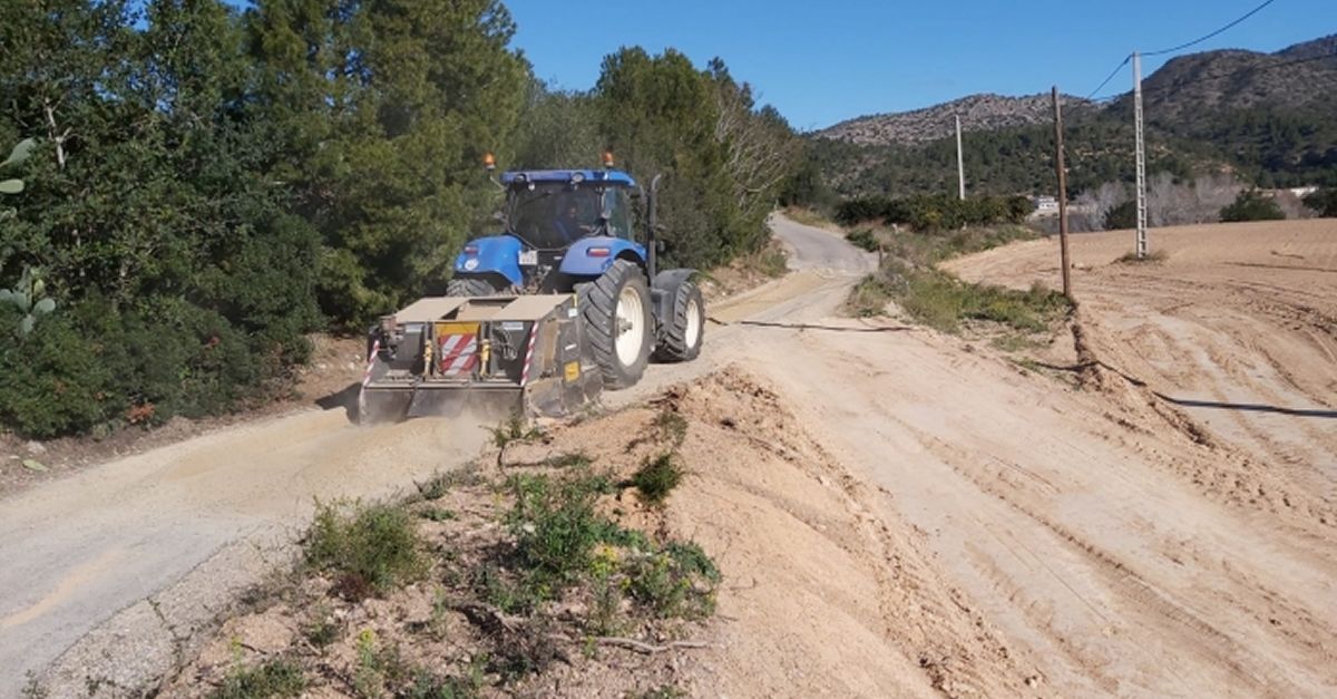 El Consell Comarcal del Baix Ebre millora el ferm de la Via Verda al voltant de l’estaci de Xerta | EbreActiu.cat, revista digital d’oci actiu | Terres de l’Ebre ...