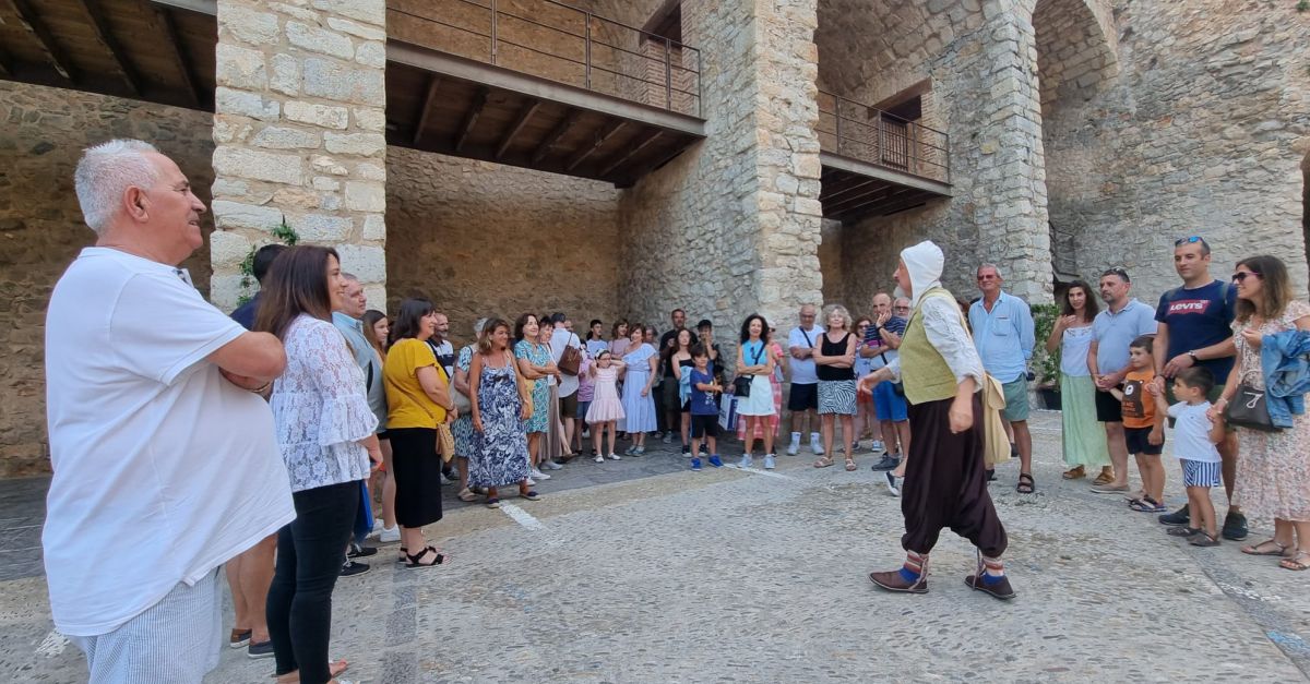 Arranquen les visites guiades teatralitzades sobre el Papa Luna a la ciutadella de Penscola | EbreActiu.cat, revista digital d’oci actiu | Terres de l’Ebre ...