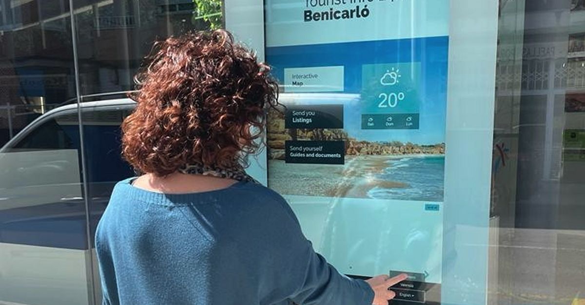 Benicarl installa una pantalla tctil per a facilitar la informaci turstica de la ciutat | EbreActiu.cat, revista digital d’oci actiu | Terres de l’Ebre ...