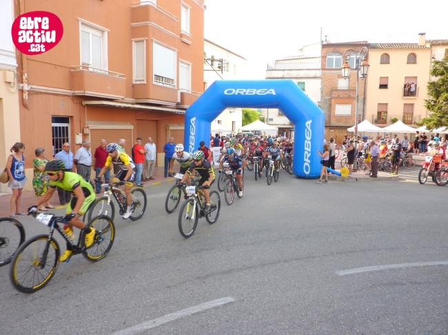 Temperatura alta i alta participaci a la 6a cursa BTT L’Auberge de Benissanet | EbreActiu.cat, revista digital d’oci actiu | Terres de l’Ebre ...