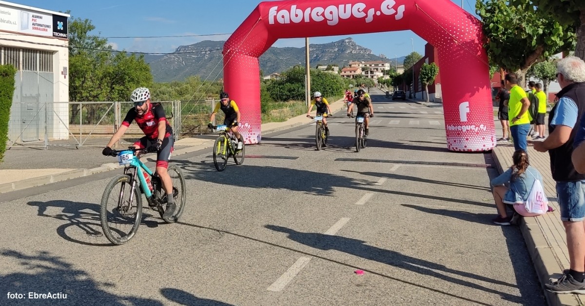 160 bikers participen a la 1a Mascarats Bike Race de la Snia | EbreActiu.cat, revista digital d’oci actiu | Terres de l’Ebre ...