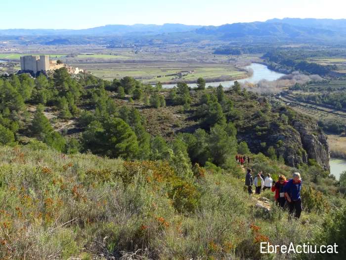 El 51 cam de muntanya FEEC a Miravet (5a Vegueria) entre el castell i el riu | EbreActiu.cat, revista digital d’oci actiu | Terres de l’Ebre ...