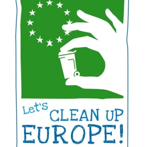 Lets clean up!. Neteja platja del Serrallo