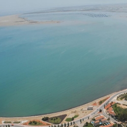 Relax y diversin en la playa? S, en el Camping Ampolla Playa