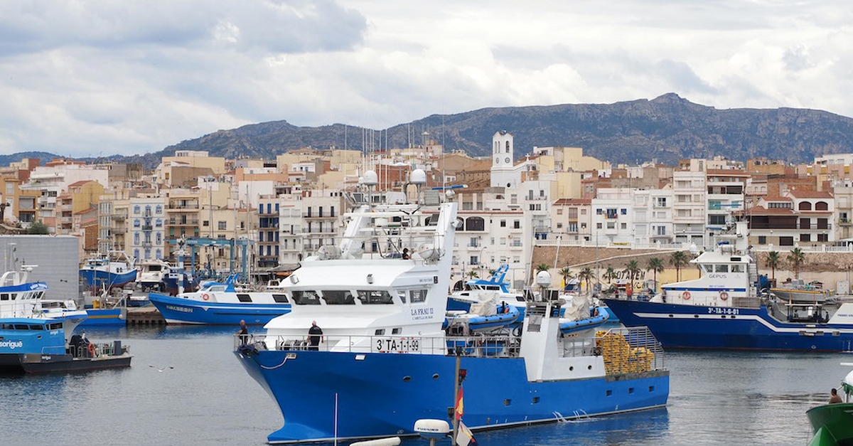 Les tonyineres caleres salpen, aquest dimarts, per iniciar la campanya de la tonyina roja de l’encerclament | EbreActiu.cat, revista digital d’oci actiu | Terres de l’Ebre ...