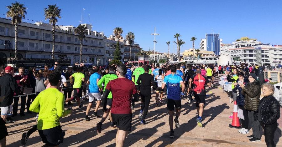 Tres-centes persones participen a Penscola a la 4a Cursa solidria de Nadal | EbreActiu.cat, revista digital d’oci actiu | Terres de l’Ebre ...