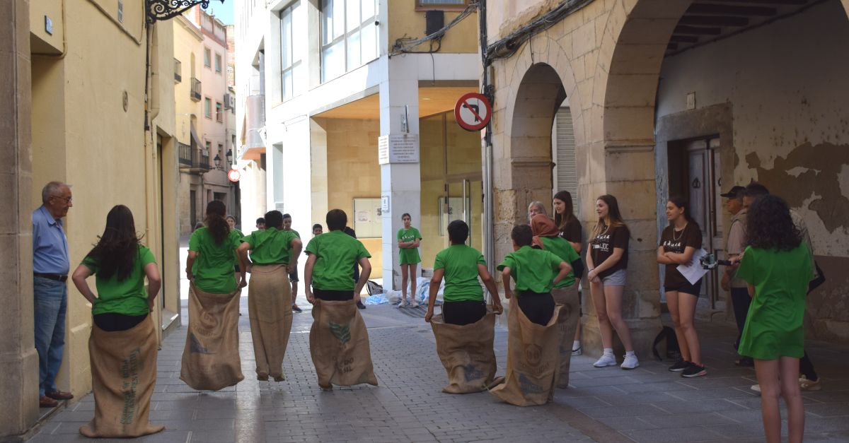 Flix acull la XVII edici del Tradijoc, la trobada de jocs populars i tradicionals de la Ribera d’Ebre i la Terra Alta | EbreActiu.cat, revista digital d’oci actiu | Terres de l’Ebre ...