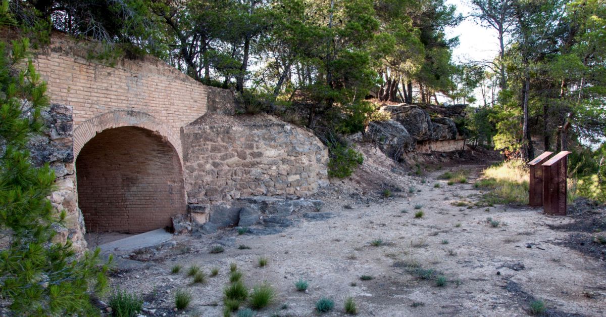 Retiren 11 granades de m de la Guerra Civil espanyola trobades al Fort de Milet de Caseres | EbreActiu.cat, revista digital d’oci actiu | Terres de l’Ebre ...