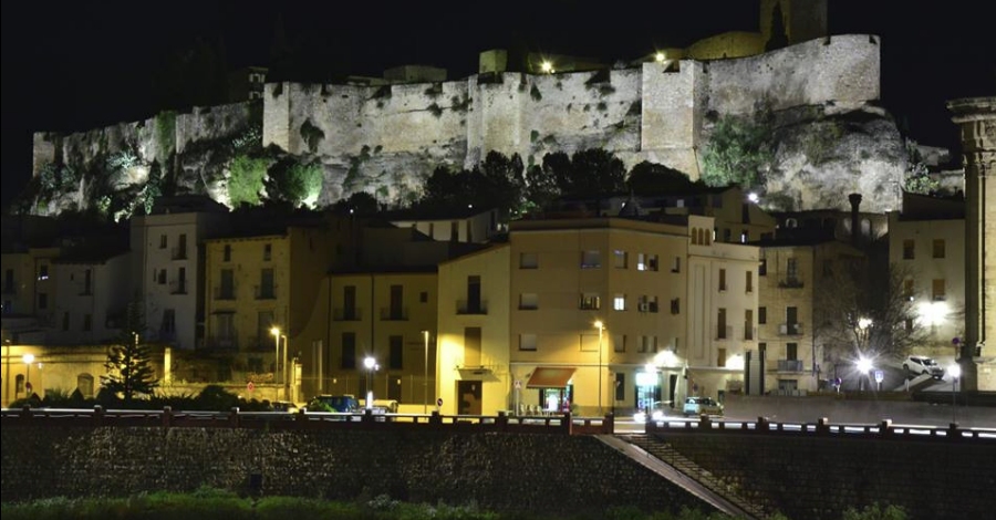 El Ayuntamiento de Tortosa completa la iluminacin nocturna de las murallas del castillo de la Suda