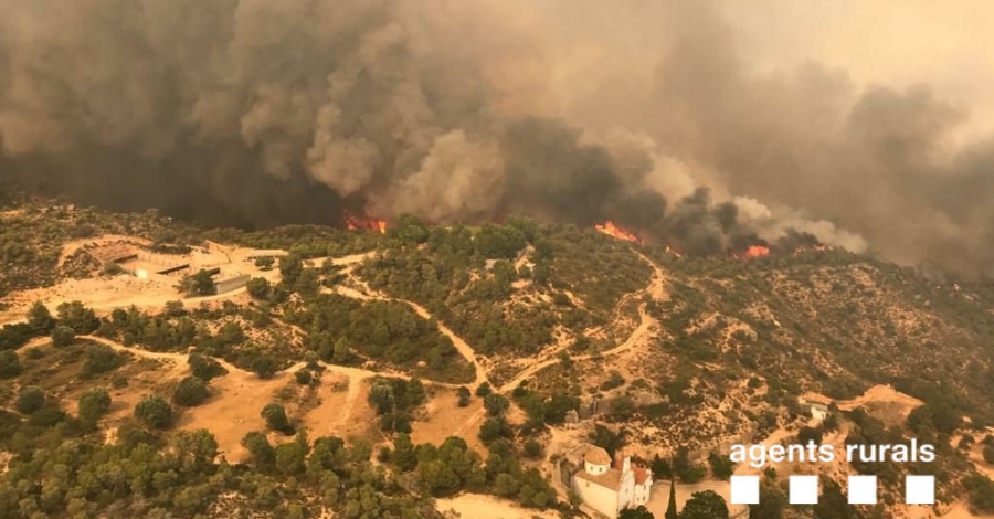 L’incendi forestal a la Torre de l’Espanyol ja afecta ms de 2.500 hectrees | EbreActiu.cat, revista digital d’oci actiu | Terres de l’Ebre ...