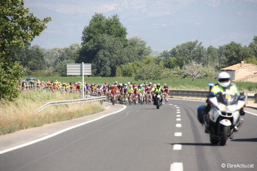 Els ciclistes ebrencs es manifesten contra els accidents en carretera | EbreActiu.cat, revista digital d’oci actiu | Terres de l’Ebre ...