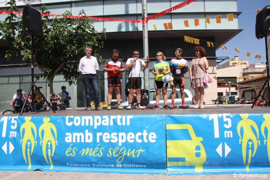 Els ciclistes ebrencs es manifesten contra els accidents en carretera | EbreActiu.cat, revista digital d’oci actiu | Terres de l’Ebre ...