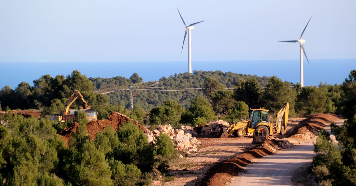 Vens i ecologistes alerten que 30 aerogeneradors i ms de 200 hectrees de plaques solars trinxaran el Burgar | EbreActiu.cat, revista digital d’oci actiu | Terres de l’Ebre ...