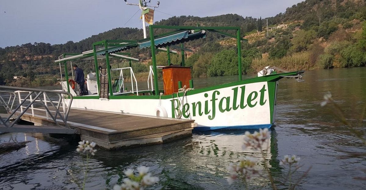 Navegant per l’Ebre a bord d’un llagut | EbreActiu.cat, revista digital d’oci actiu | Terres de l’Ebre ...