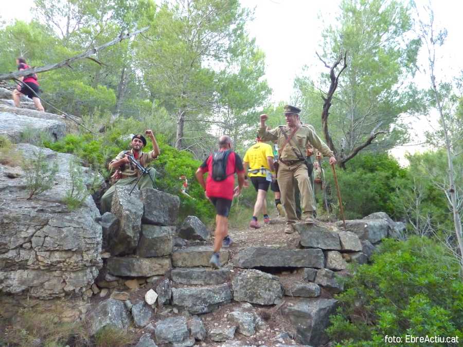 La 4a Cursa dels Biberons corrent i recreant la Batalla de l’Ebre | EbreActiu.cat, revista digital d’oci actiu | Terres de l’Ebre ...