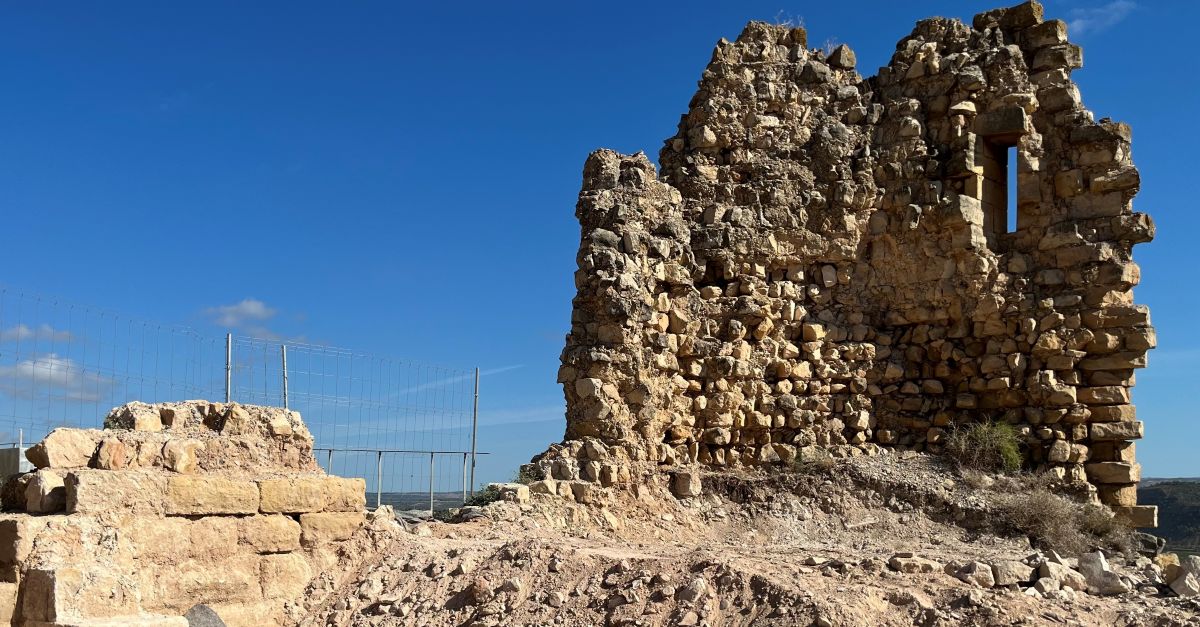 Nova intervenci arqueolgica al Castell d’Asc | EbreActiu.cat, revista digital d’oci actiu | Terres de l’Ebre ...