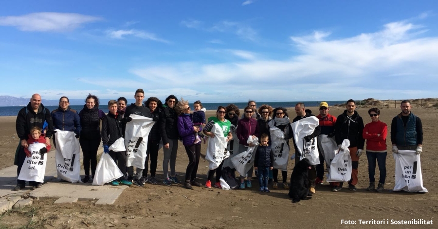 Uns 200 voluntaris recullen 4 tones de brossa d’espais naturals del Delta de l’Ebre | EbreActiu.cat, revista digital d’oci actiu | Terres de l’Ebre ...