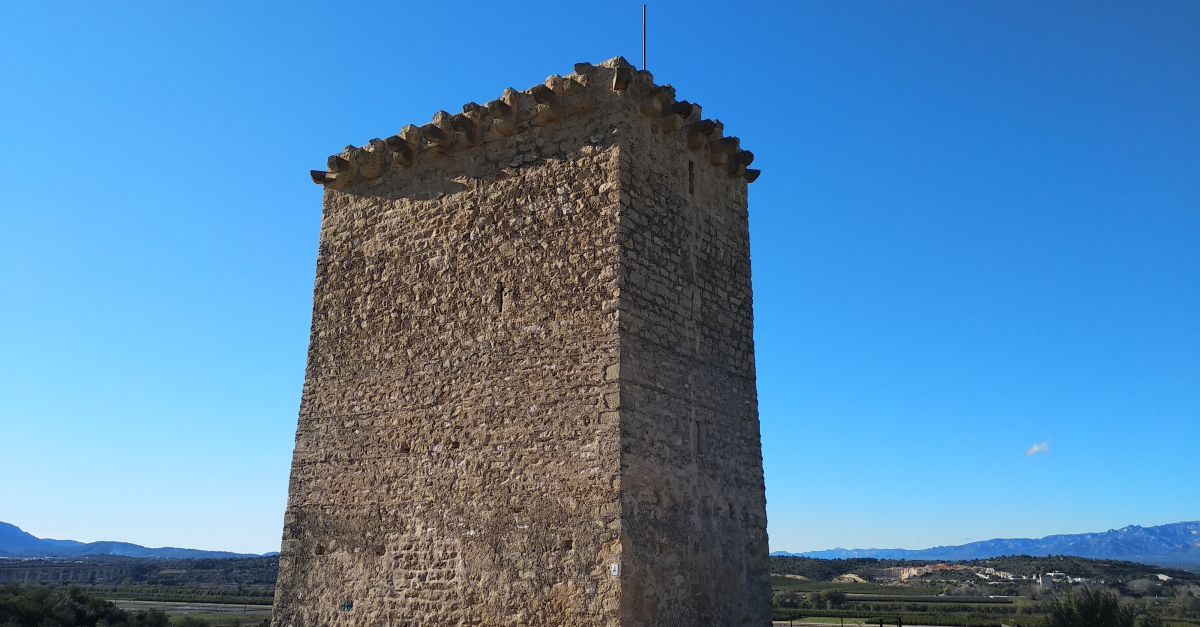 Prop de 40 municipis catalans, aragonesos i valencians se sumen a l’encesa de torres a la Mediterrnia pels drets humans | EbreActiu.cat, revista digital d’oci actiu | Terres de l’Ebre ...