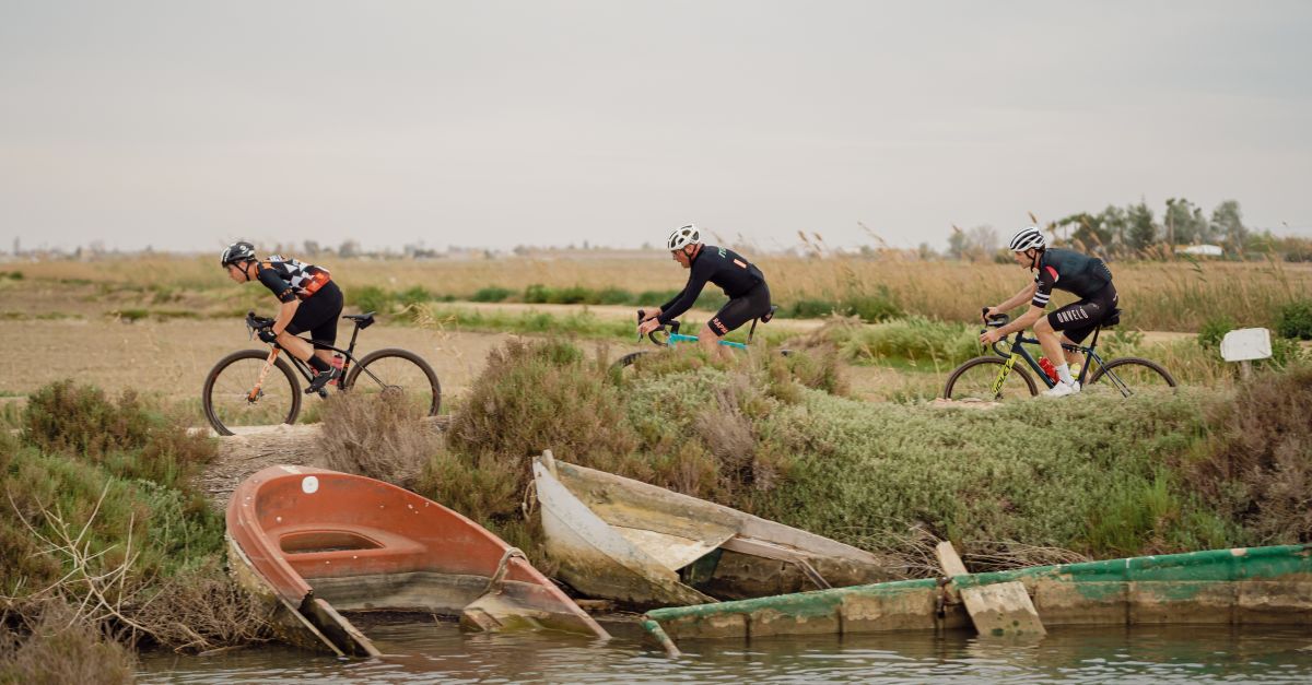 L’Ampolla es converteix en l’ epicentre del cicloturisme gravel, amb gaireb 600 ciclistes, en una nova edici de La Garba | EbreActiu.cat, revista digital d’oci actiu | Terres de l’Ebre ...