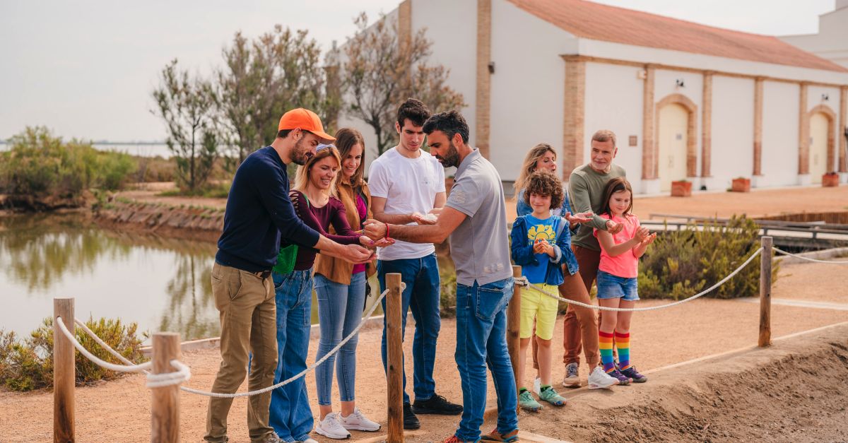 MnNatura Delta de l’Ebre engega la dotzena temporada amb activitats ornitolgiques i familiars | EbreActiu.cat, revista digital d’oci actiu | Terres de l’Ebre ...