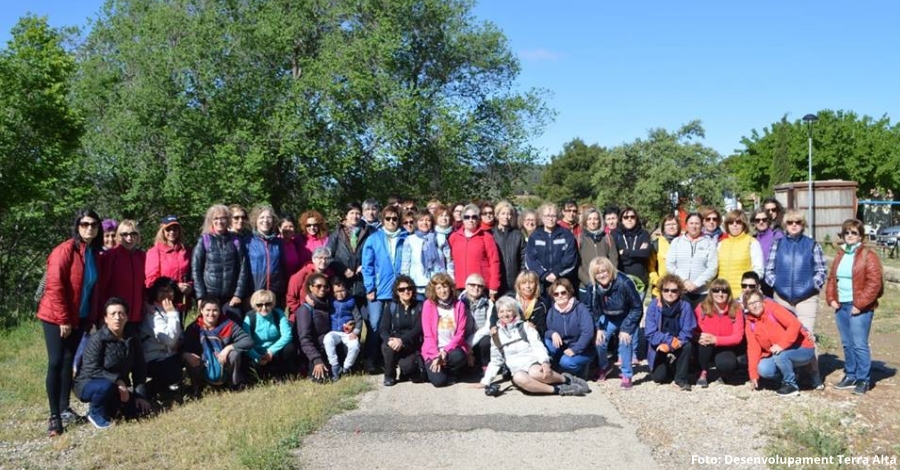 Celebrada una nova edici de la Caminada de dones per la Via Verda de la Terra Alta | EbreActiu.cat, revista digital d’oci actiu | Terres de l’Ebre ...