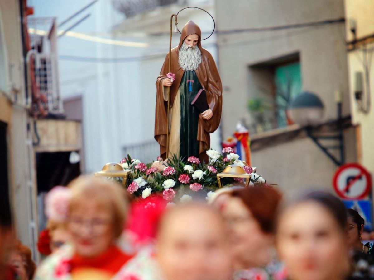 Ms de mig miler de persones participen en els actes de Sant Antoni a Alcanar | EbreActiu.cat, revista digital d’oci actiu | Terres de l’Ebre ...