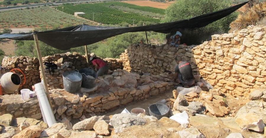 Comencen les obres de conservaci i restauraci al poblat iber del Puig de la Nau de Benicarl | EbreActiu.cat, revista digital d’oci actiu | Terres de l’Ebre ...