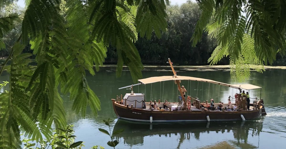 Paseo por el Ebro a bordo del laud Lo Roget