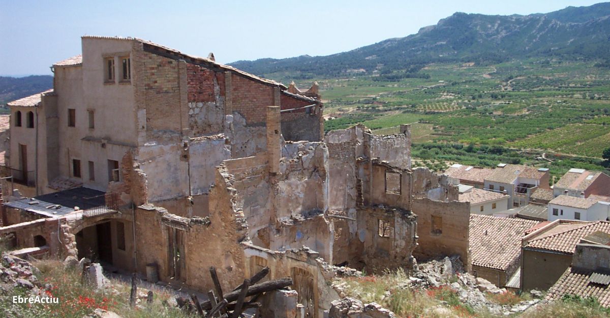 Batalla monumental: el Poble Vell de Corbera d’Ebre, nou monument favorit de Catalunya | EbreActiu.cat, revista digital d’oci actiu | Terres de l’Ebre ...