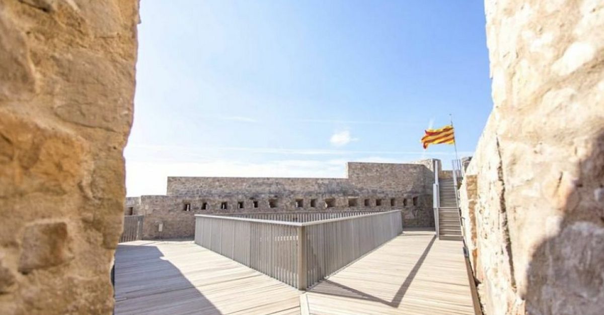 Piedras, puertas y cerraduras, tres visiones dentro de un pueblo