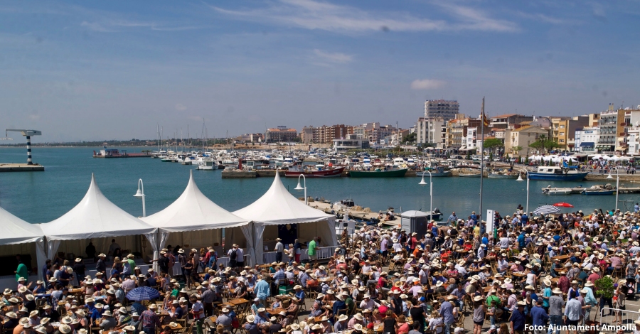 L’Ampolla repartir 2.500 quilos d’ostres en la XXVIII Diada de l’Ostra del Delta | EbreActiu.cat, revista digital d’oci actiu | Terres de l’Ebre ...