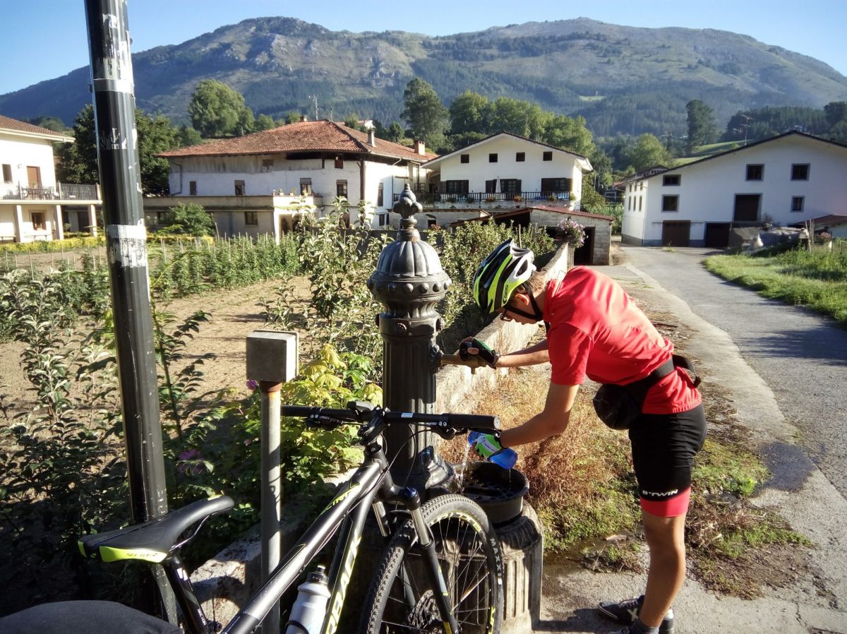 El Cam Ignasi, una nova ruta en Btt per descobrir paisatges des del Pas Basc fins a Catalunya | EbreActiu.cat, revista digital d’oci actiu | Terres de l’Ebre ...