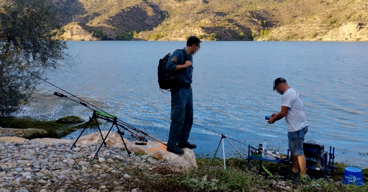 La Gurdia Civil obre una cinquantena d’expedients sancionadors a pescadors del pant de Riba-roja d’Ebre | EbreActiu.cat, revista digital d’oci actiu | Terres de l’Ebre ...