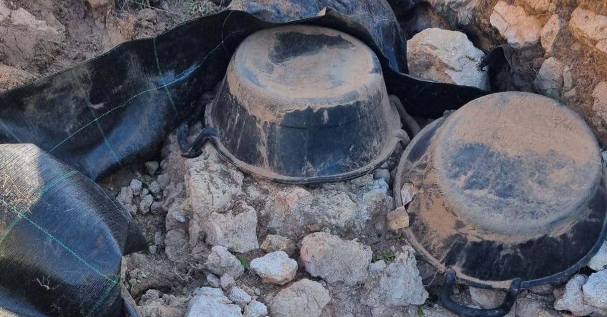 Saquegen i produeixen destrosses al jaciment ibric de la Ferradura-els Castellets d’Ulldecona | EbreActiu.cat, revista digital d’oci actiu | Terres de l’Ebre ...