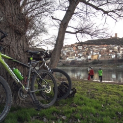 Senderismo en Asc, en la Ribera de Ebro