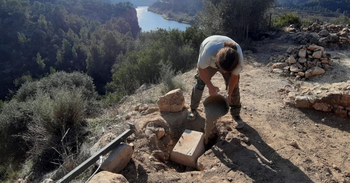 Comencen els treballs de consolidaci i restauraci del sistema defensiu de l’assentament ibric del Castellot de la Roca Roja de Benifallet | EbreActiu.cat, revista digital d’oci actiu | Terres de l’Ebre ...