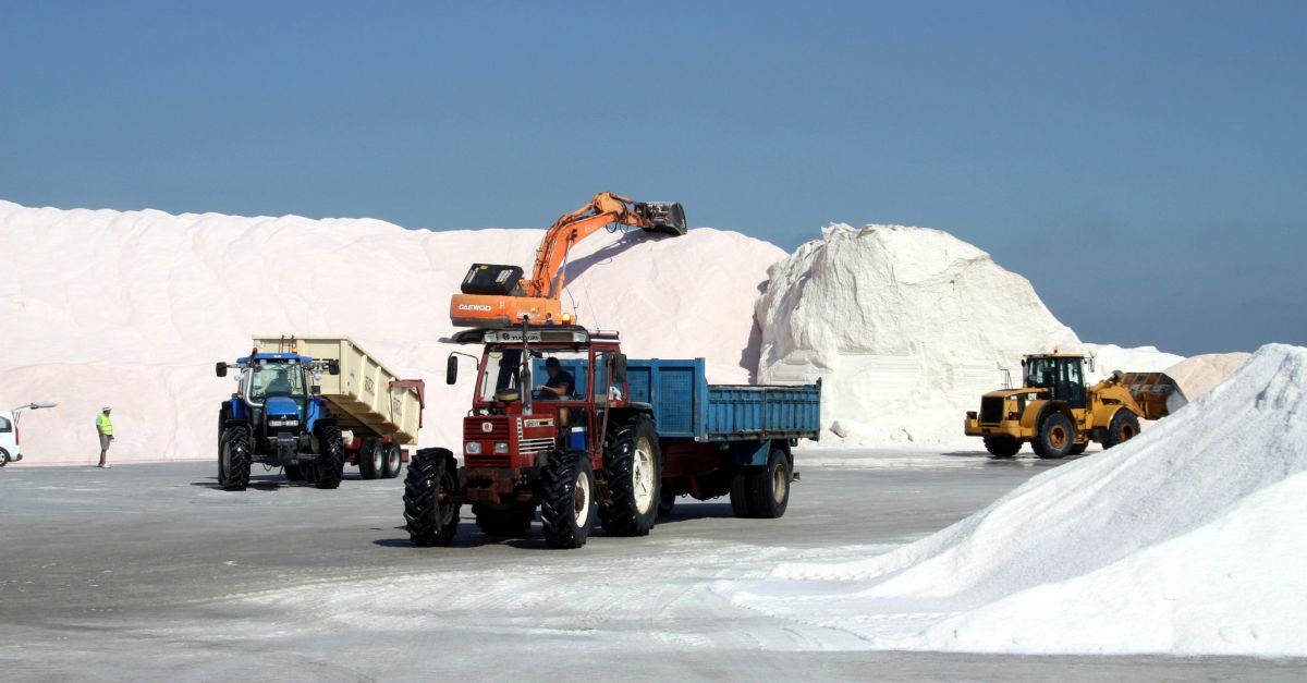 Els temporals de l’ltim any redueixen a 75.000 tones la collita de sal del delta de l’Ebre | EbreActiu.cat, revista digital d’oci actiu | Terres de l’Ebre ...