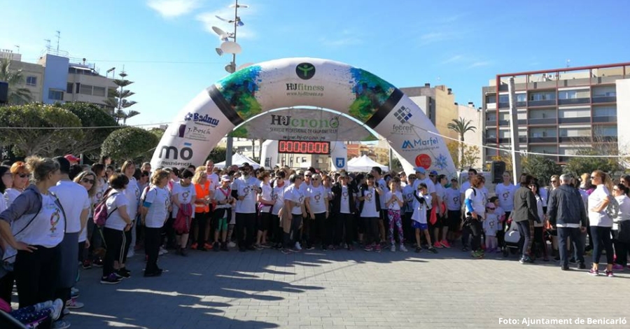 Un miler de persones participen en la Volta a Peu per la Igualtat de Benicarl | EbreActiu.cat, revista digital d’oci actiu | Terres de l’Ebre ...