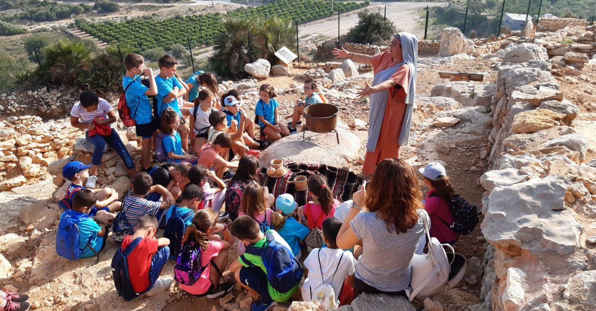 Visita dinamitzada al poblat iber del Puig de la Nau